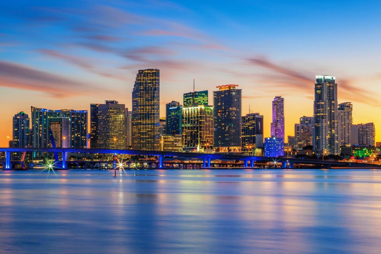 Enchanting Cozy Apartment 10 Min Away From Airport, Calle 8, Brickell, Coral Gables, The Beach And More! Miami Bagian luar foto