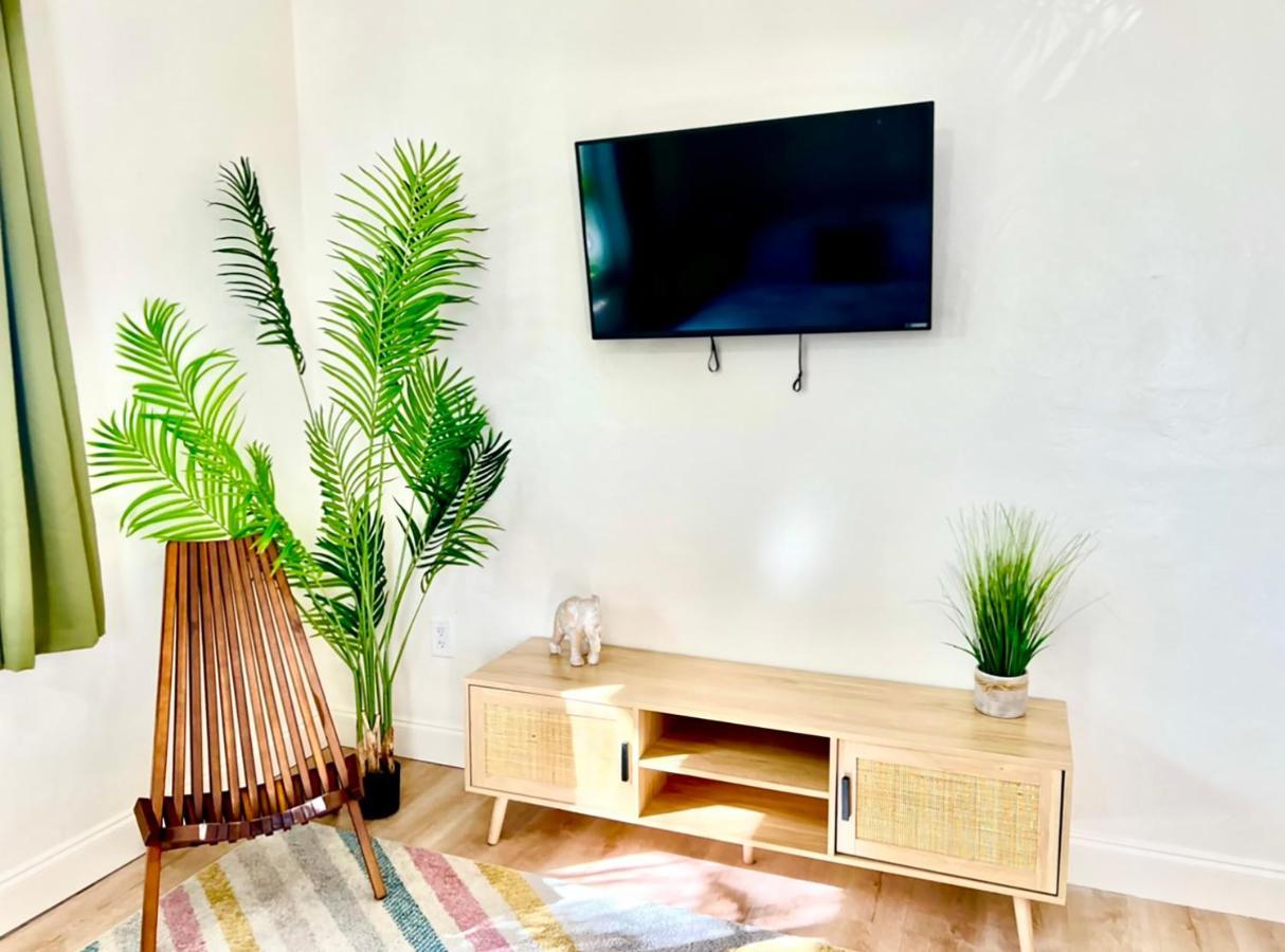 Enchanting Cozy Apartment 10 Min Away From Airport, Calle 8, Brickell, Coral Gables, The Beach And More! Miami Bagian luar foto