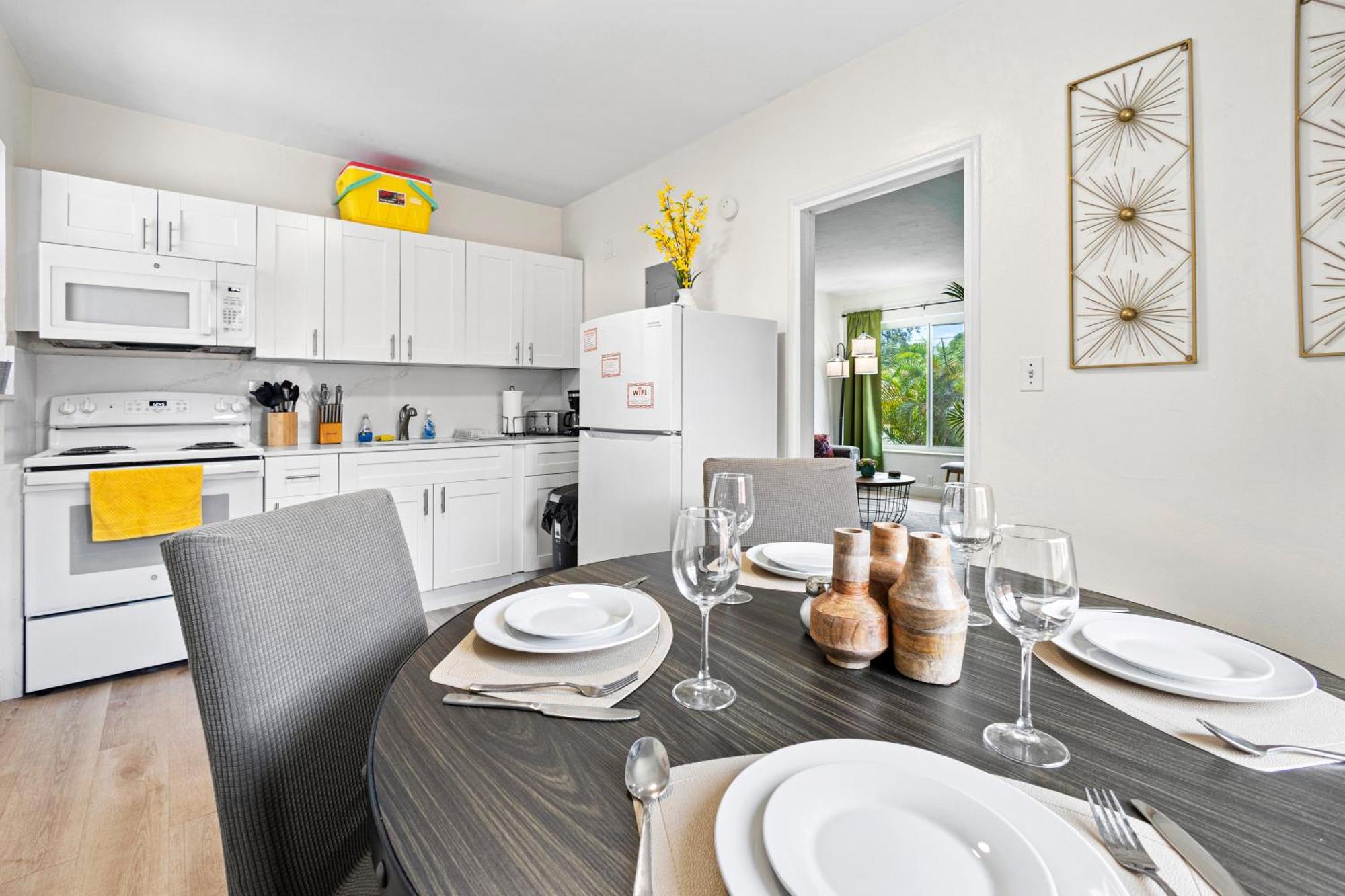 Enchanting Cozy Apartment 10 Min Away From Airport, Calle 8, Brickell, Coral Gables, The Beach And More! Miami Bagian luar foto