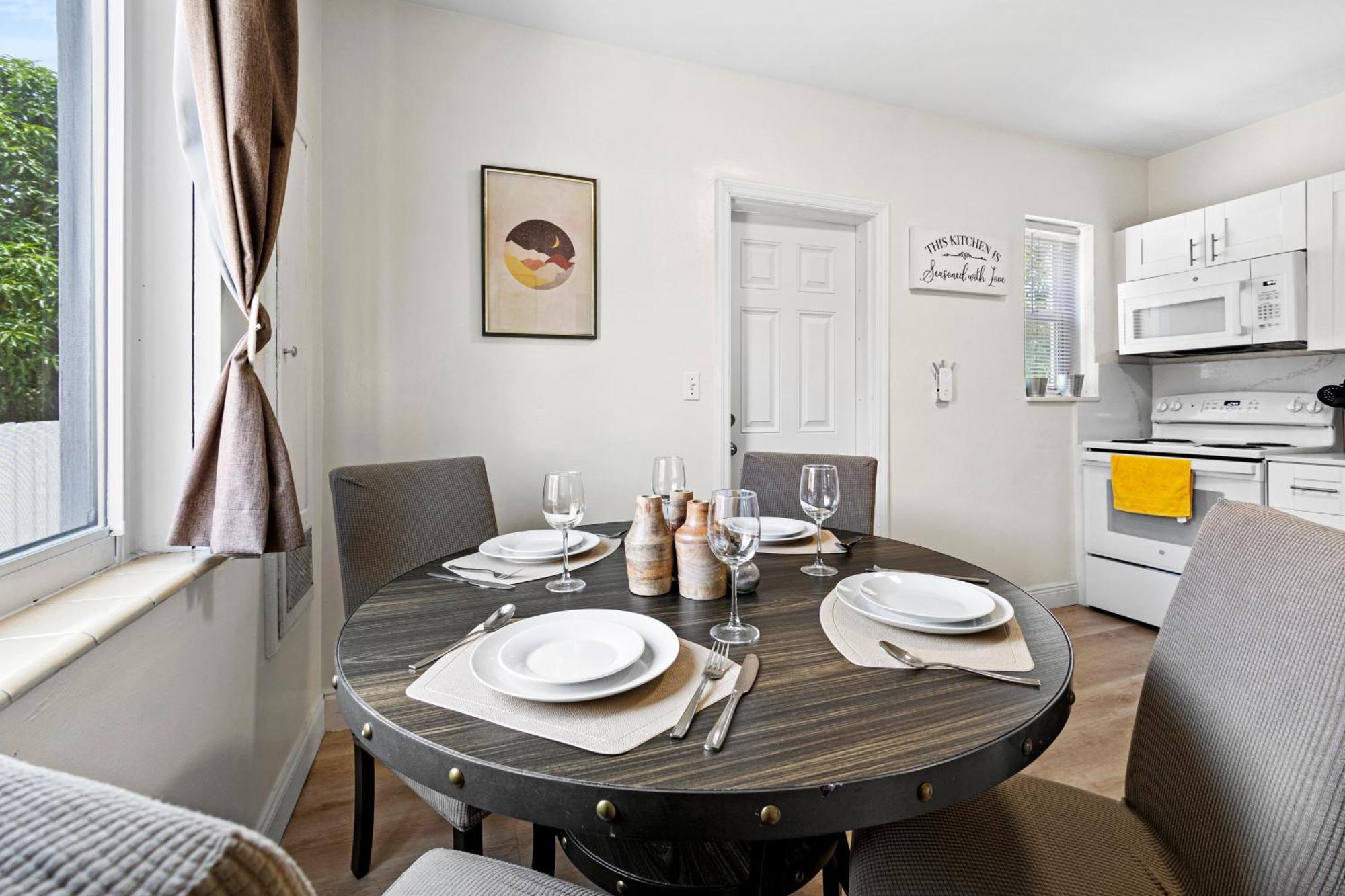 Enchanting Cozy Apartment 10 Min Away From Airport, Calle 8, Brickell, Coral Gables, The Beach And More! Miami Bagian luar foto